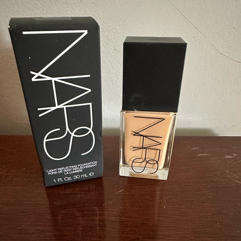 Nars Light Reflecting Foundation